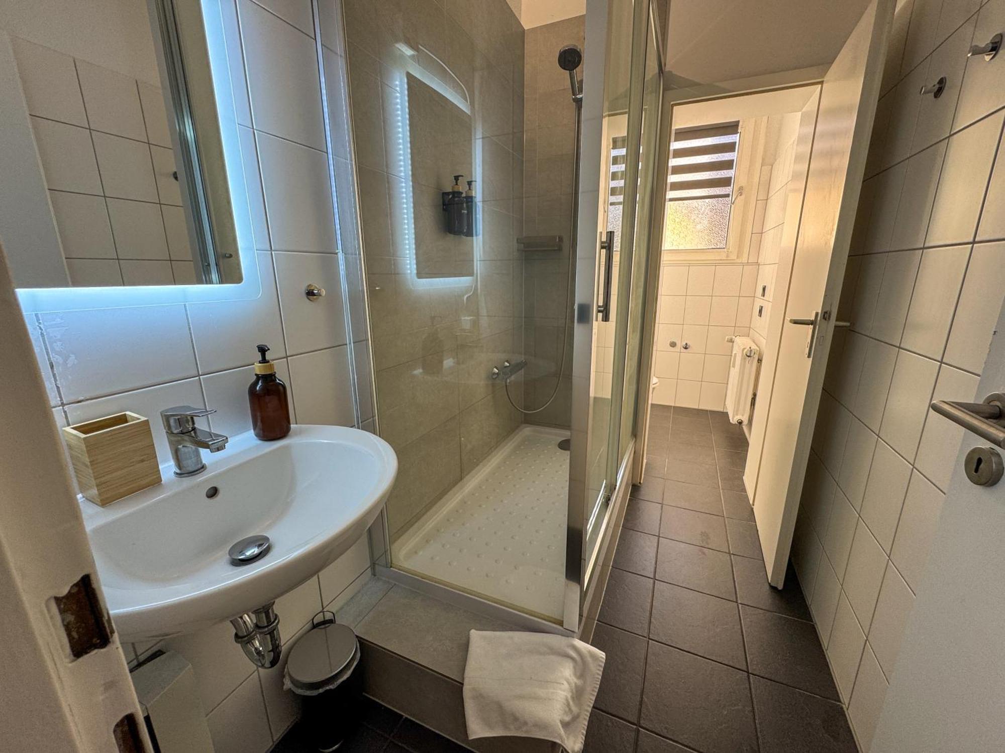 Apartment Duesseltal Messe 100Qm Düsseldorf Kültér fotó